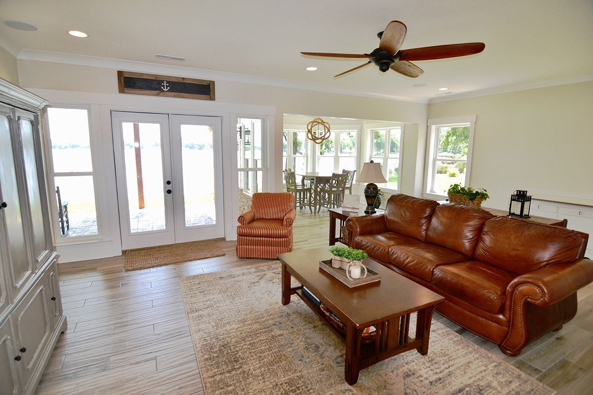 Eagle Watch ranch house plan great room photo